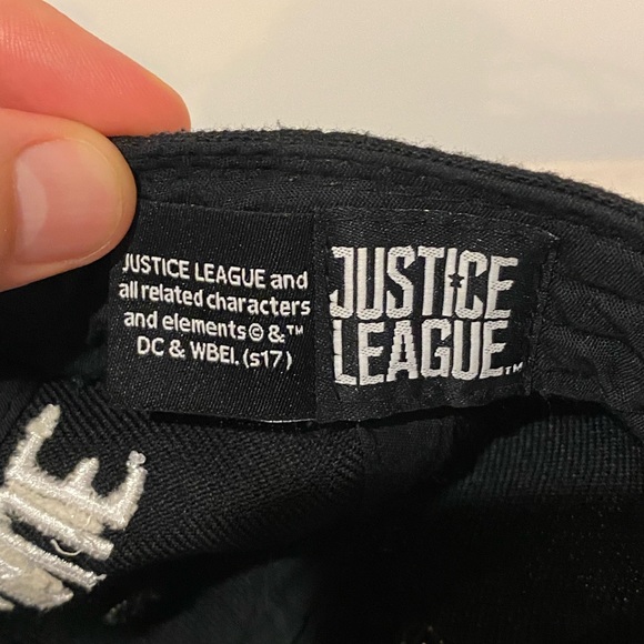 Justice League Wayne Aerospace Hat/Cap - Picture 6 of 6